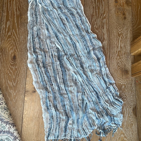 Beautiful scarf, cotton and metallic silver thread made in India - Picture 1 of 10